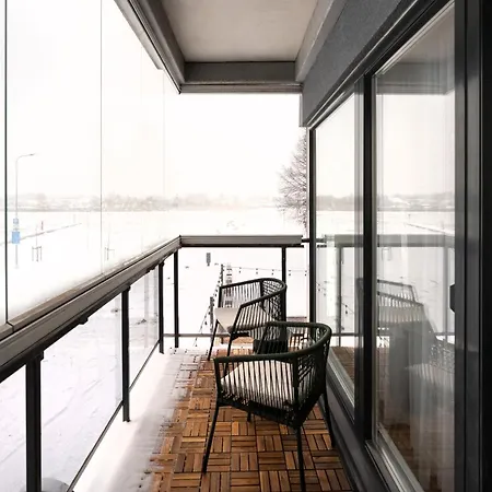 Апартаменти Yacht Club 2Br Apartment Near Paernu Beach, Sauna, Free Parking