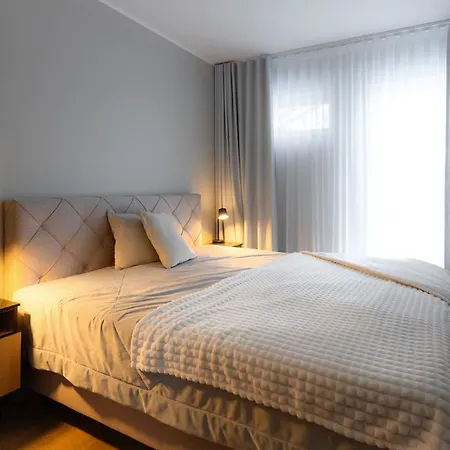 Апартаменти Yacht Club 2Br Apartment Near Paernu Beach, Sauna, Free Parking *