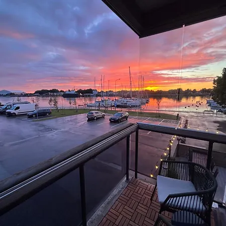 Spacious 2br In Yacht Club Sauna And Great Views Appartamento Pärnu