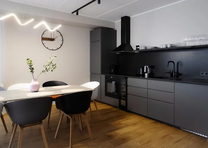 Spacious 2br In Yacht Club Sauna And Great Views