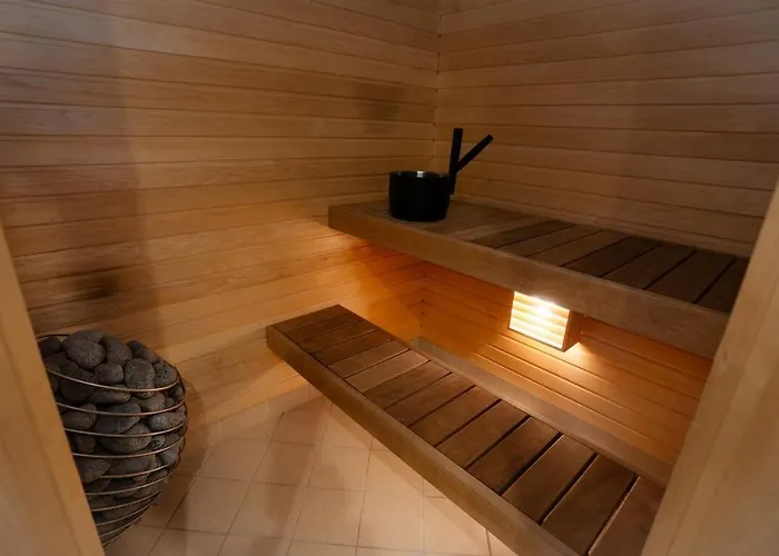 Apartment Spacious 2br In Yacht Club Sauna And Great Views *