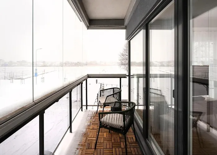 Apartment Spacious 2br In Yacht Club Sauna And Great Views *